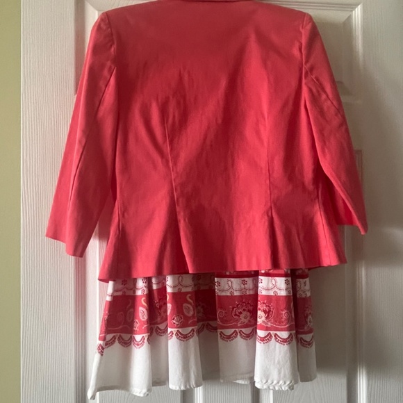 Women’s Suit - Picture 2 of 2